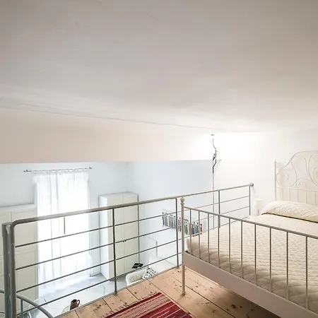 Domenichino Halldis Apartment